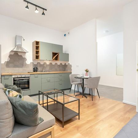 Cozy Studio With Balcony And Free Garage By Noclegi Renters 포즈난 외부 사진
