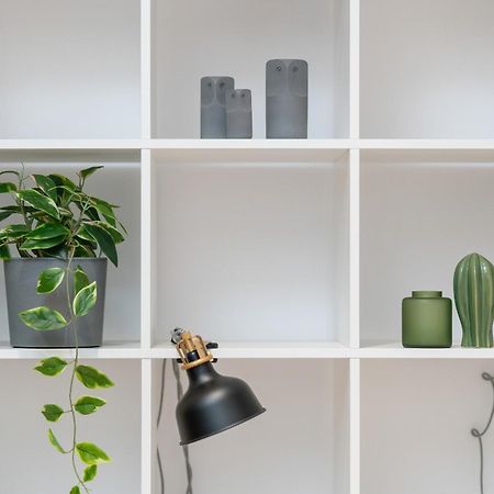 Cozy Studio With Balcony And Free Garage By Noclegi Renters 포즈난 외부 사진